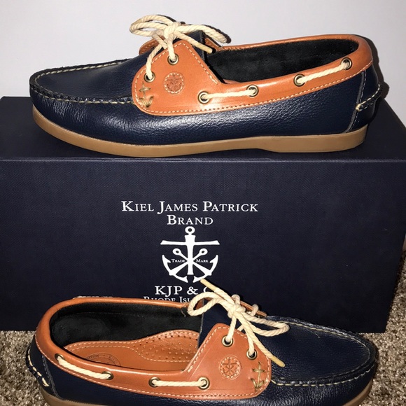 navy blue boat shoes womens
